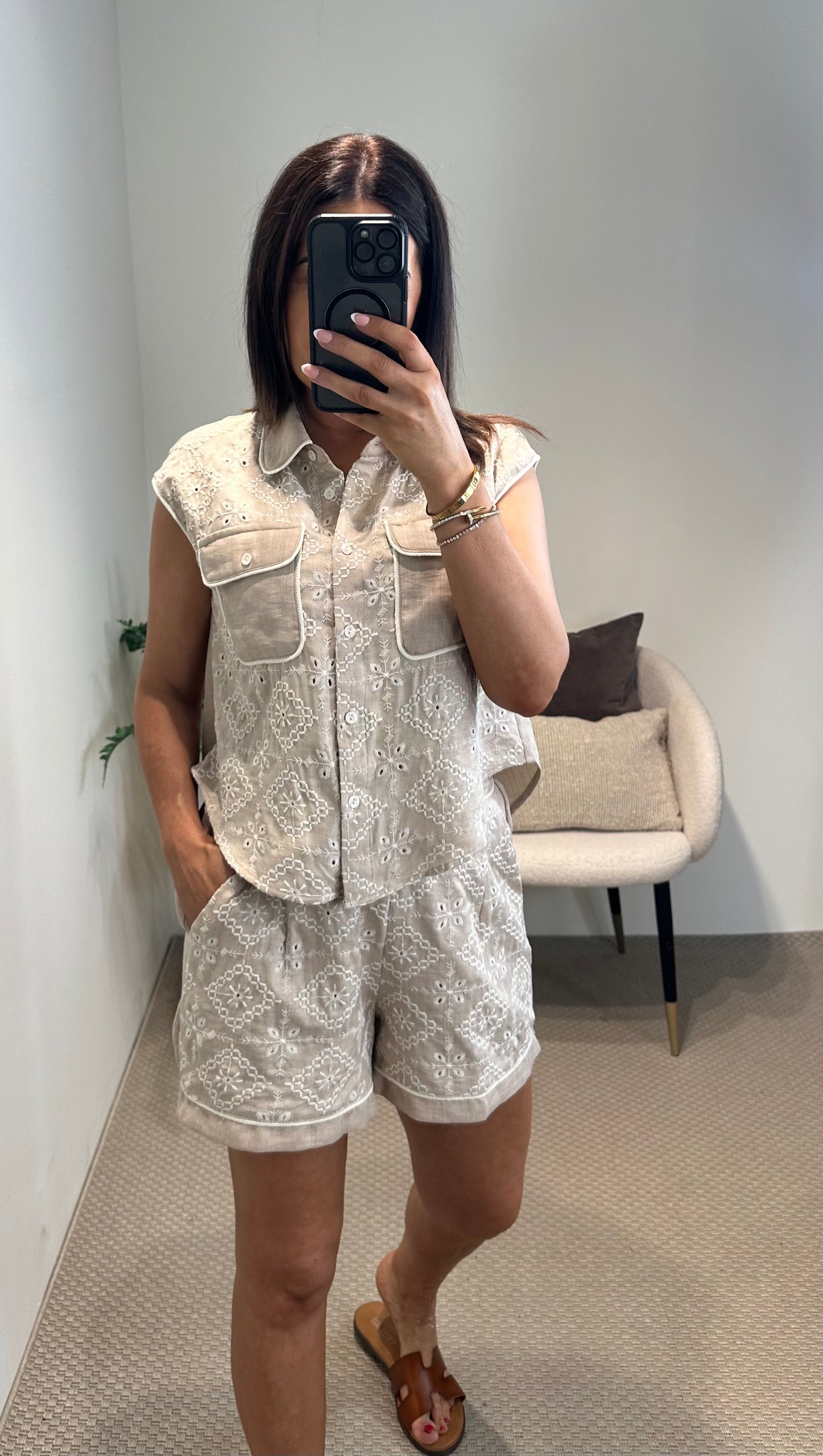 Beige Embroidery Shorts