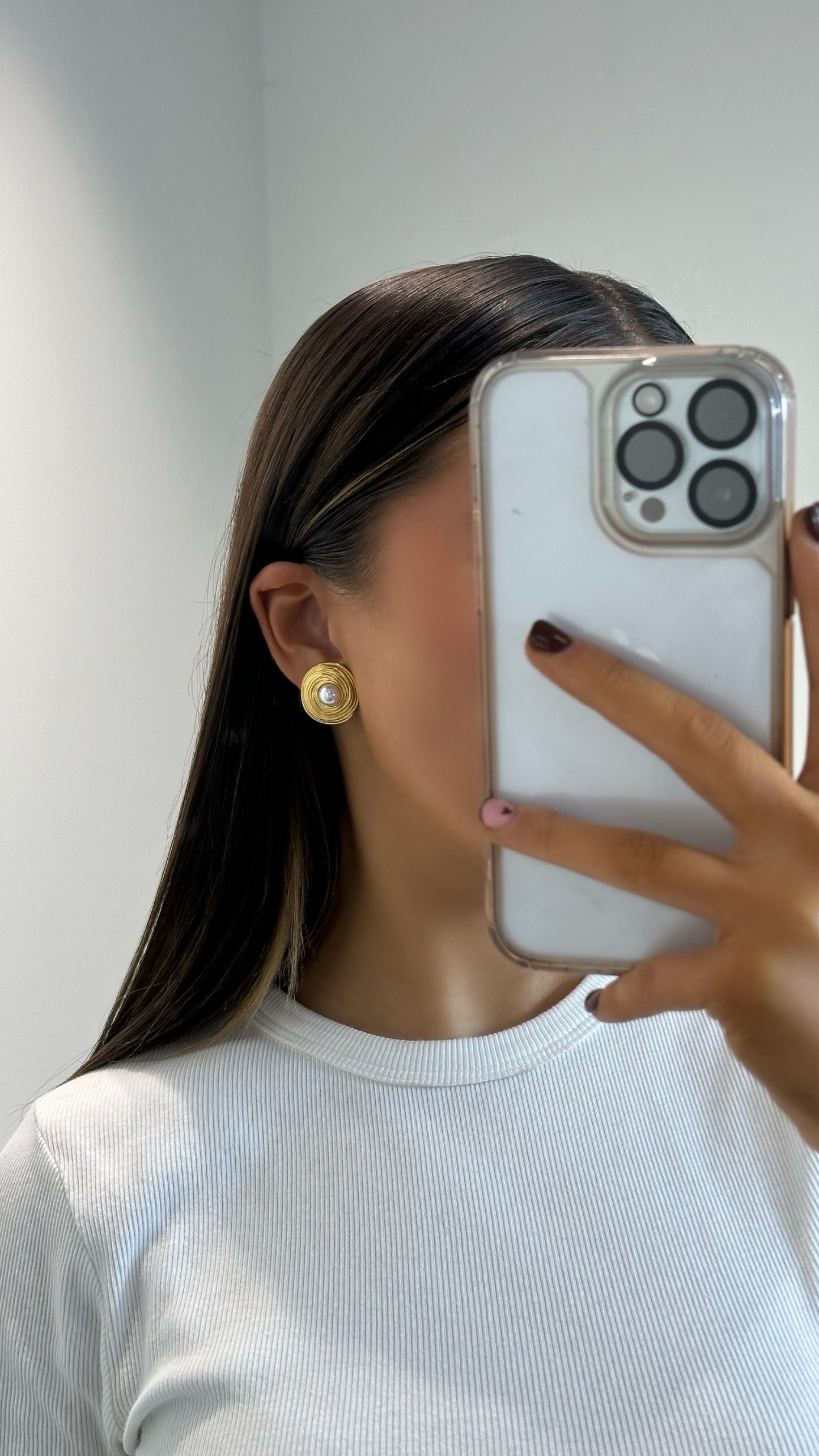 Vivienne-Pearl Earrings
