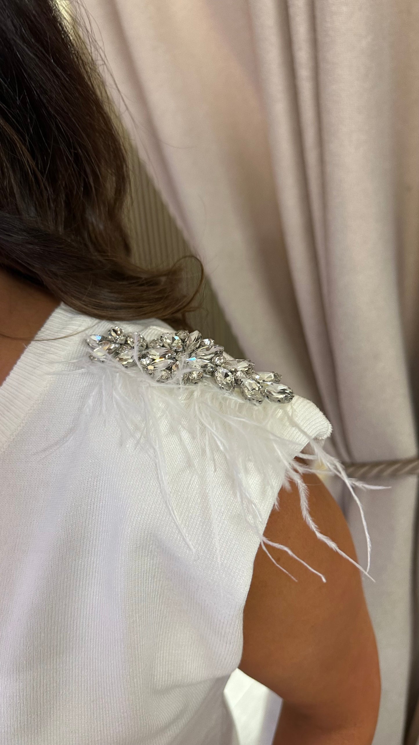 White Sleeveless Feather Knit
