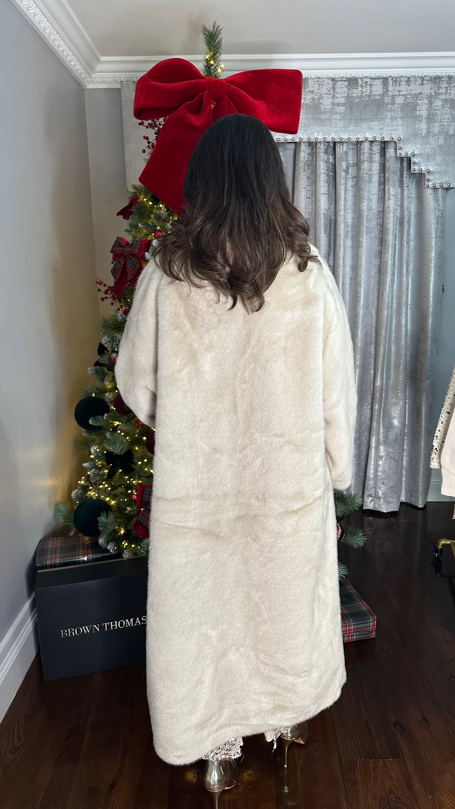 Victoria Winter White Faux Fur