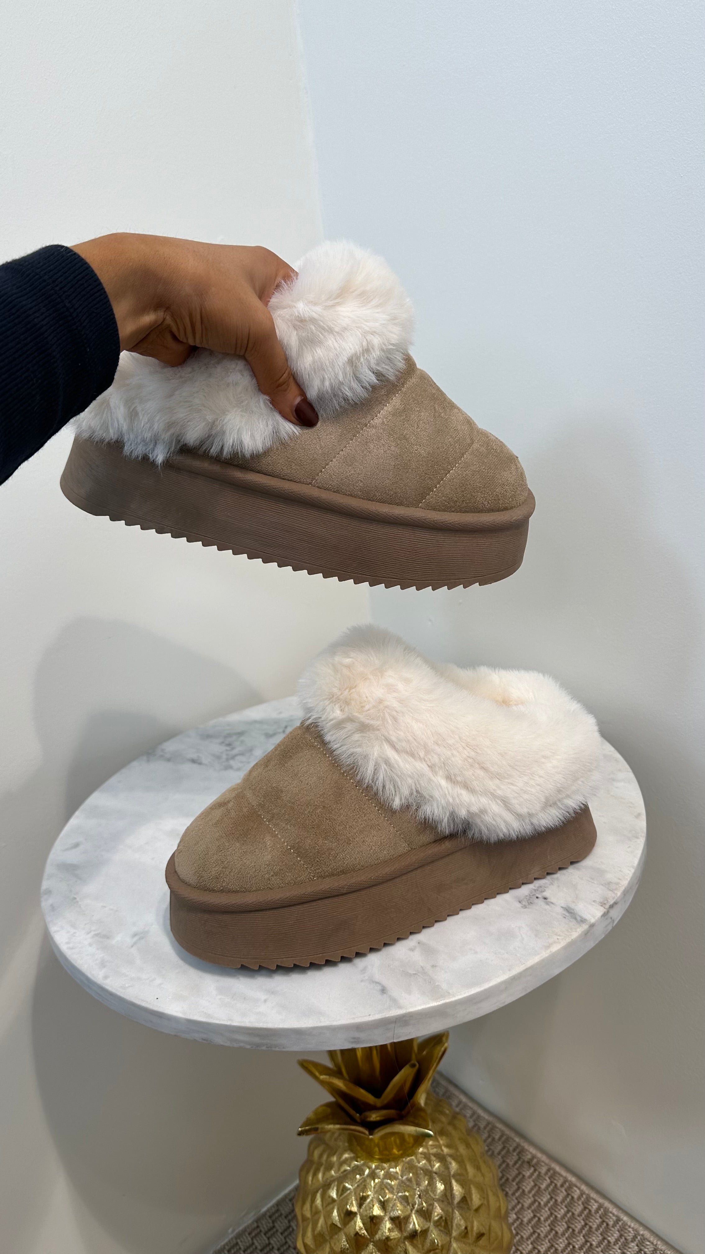 Fur slippers online online