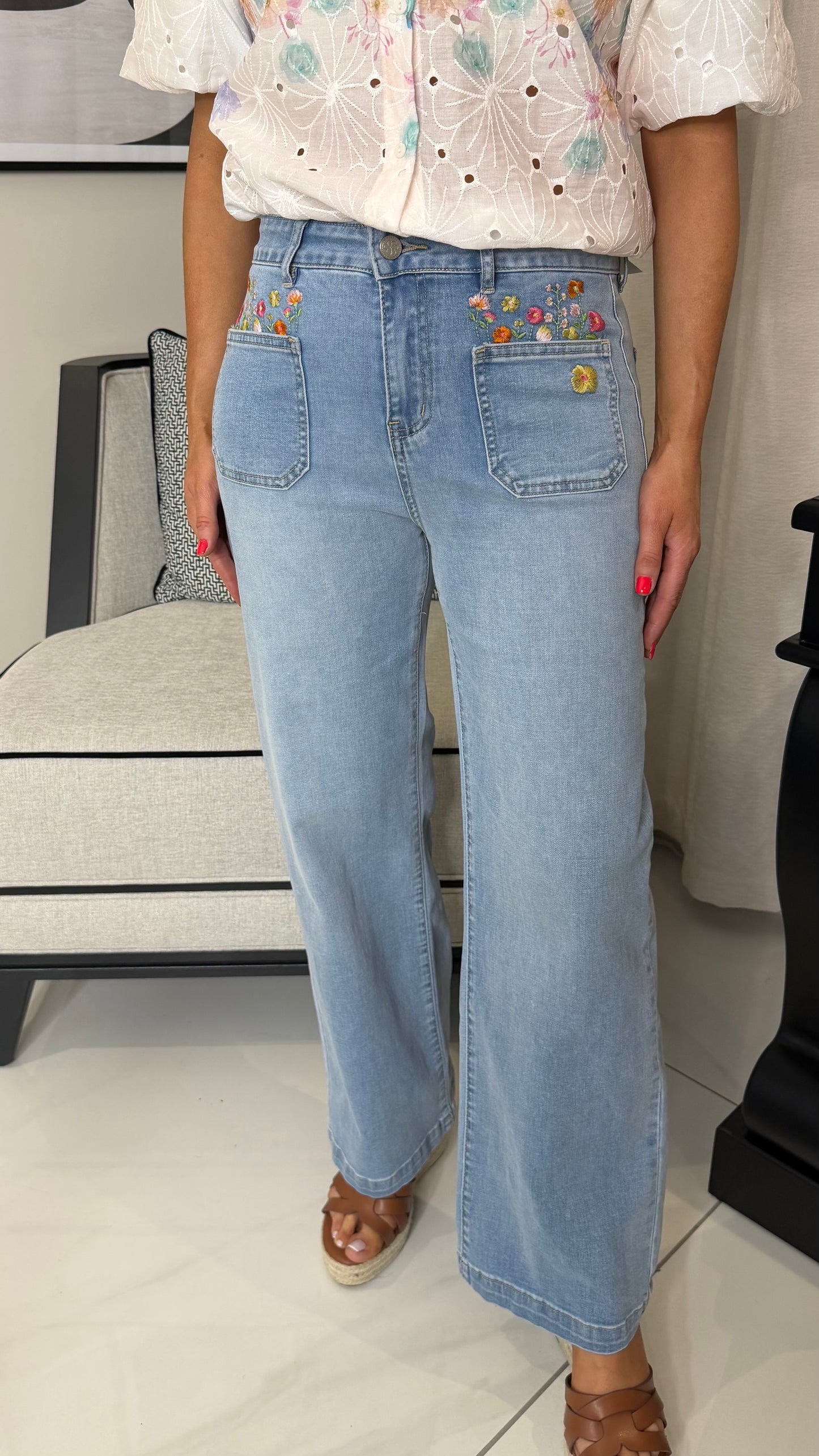 Embroidery Flower Jeans