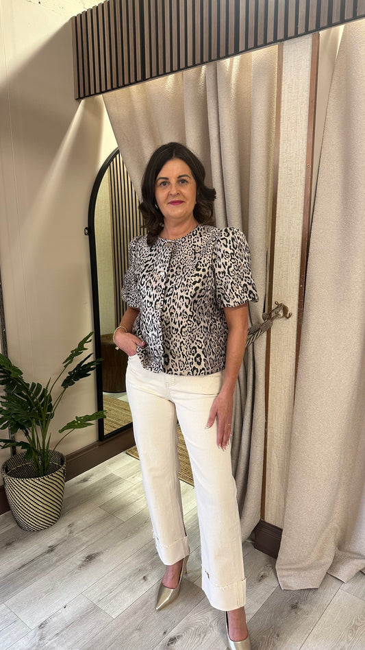 Cream Turn-Up Jeans