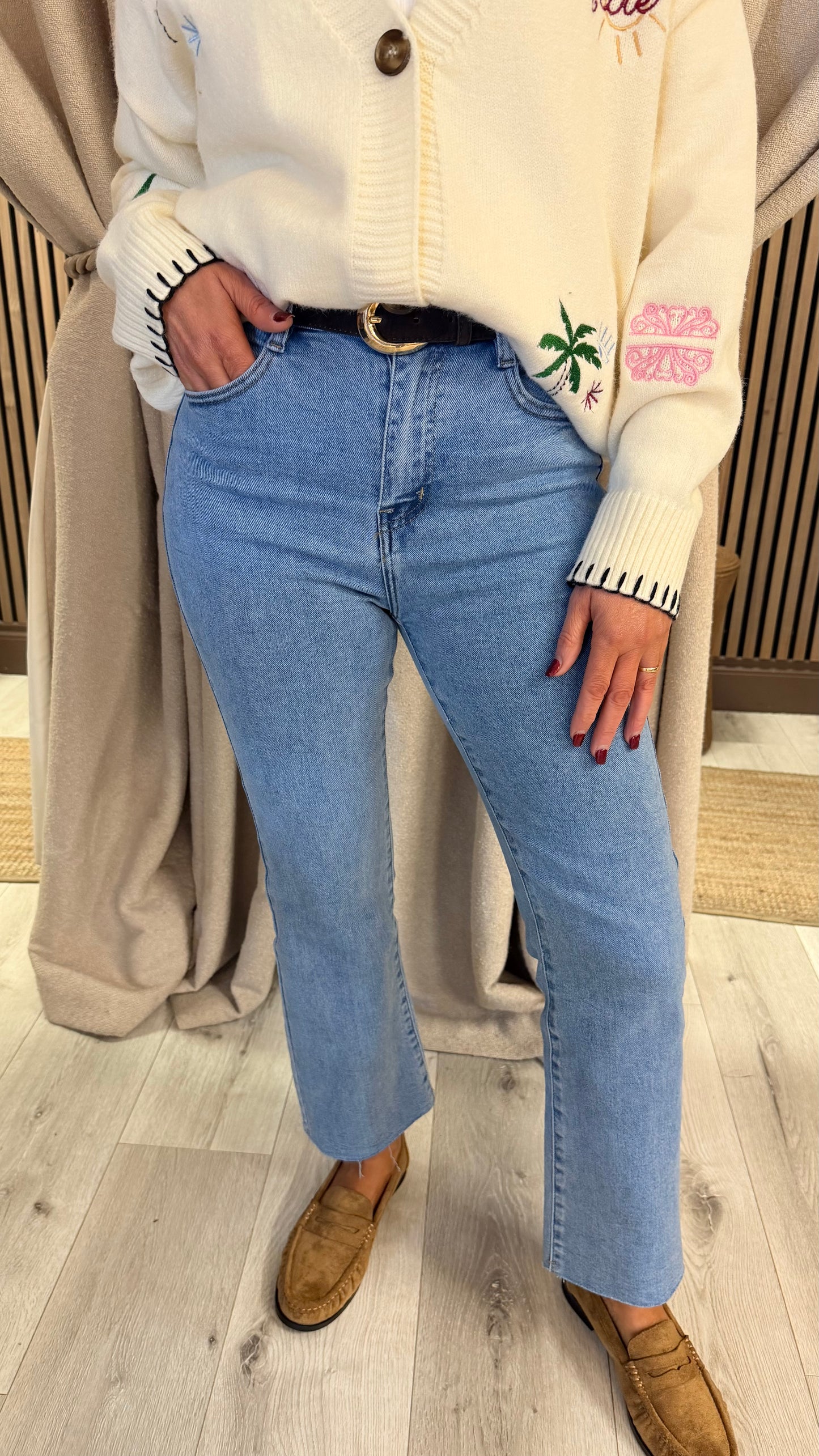 Light Wash Cropped Jeans