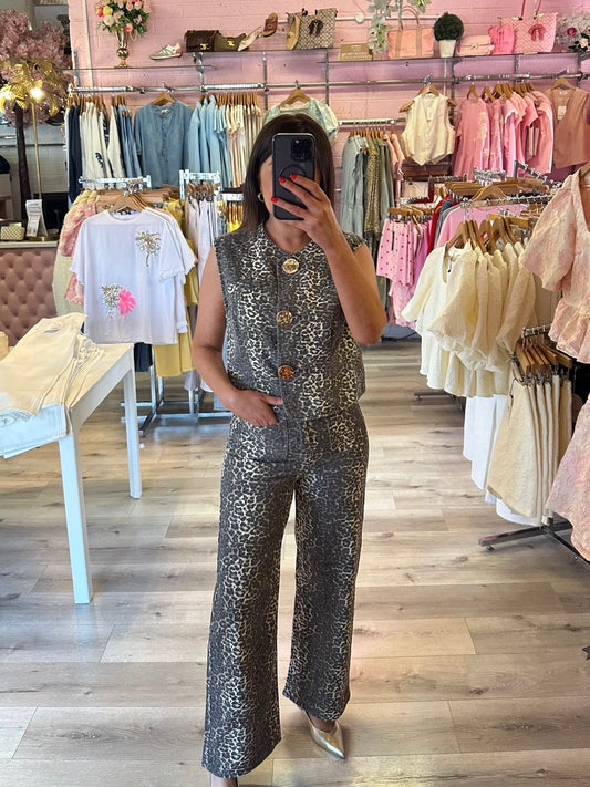 Leopard Print Wide-Leg Jeans