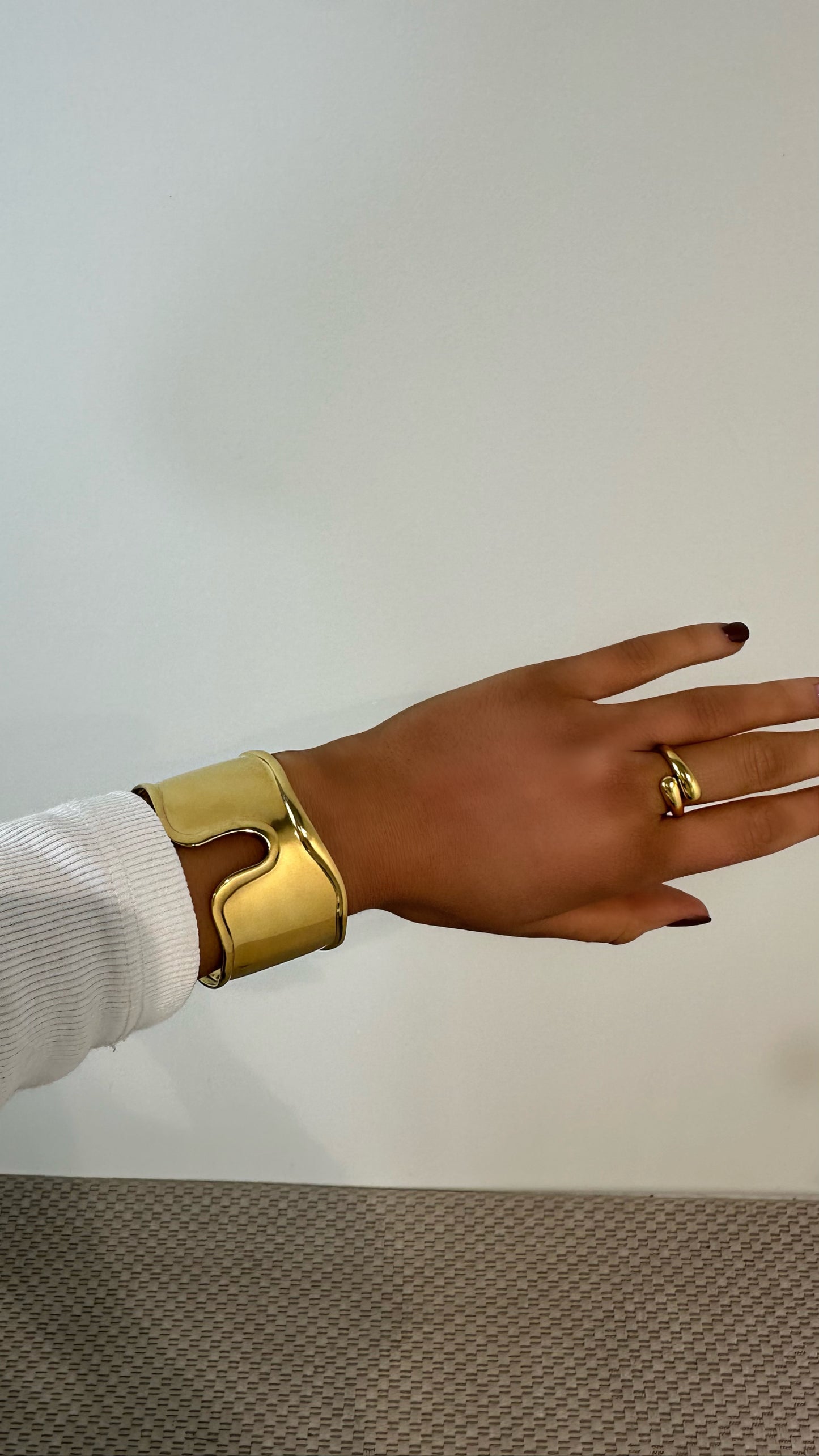 Luxe-Gold Cuff