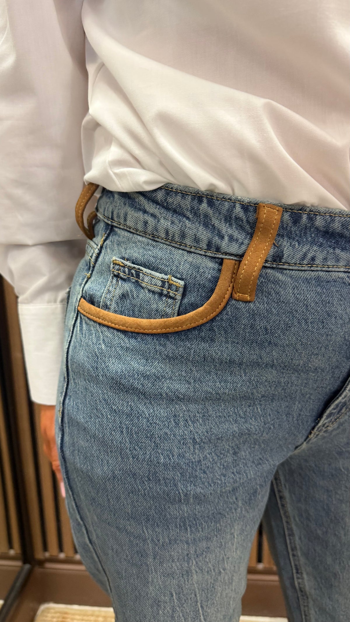 Mom Jeans-Suede Effect Contrast