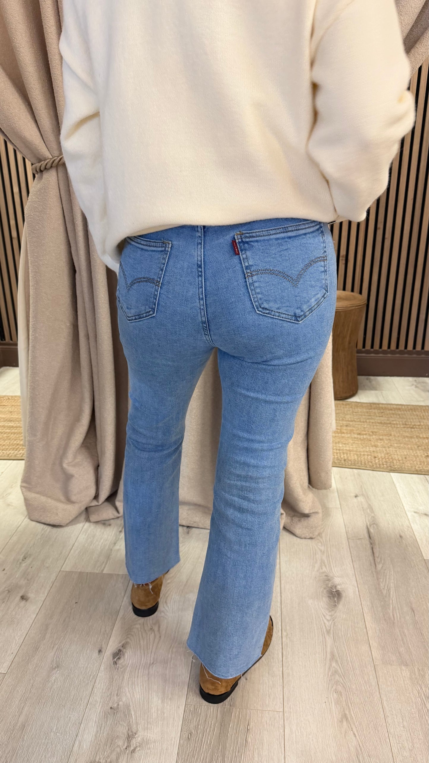 Light Wash Cropped Jeans