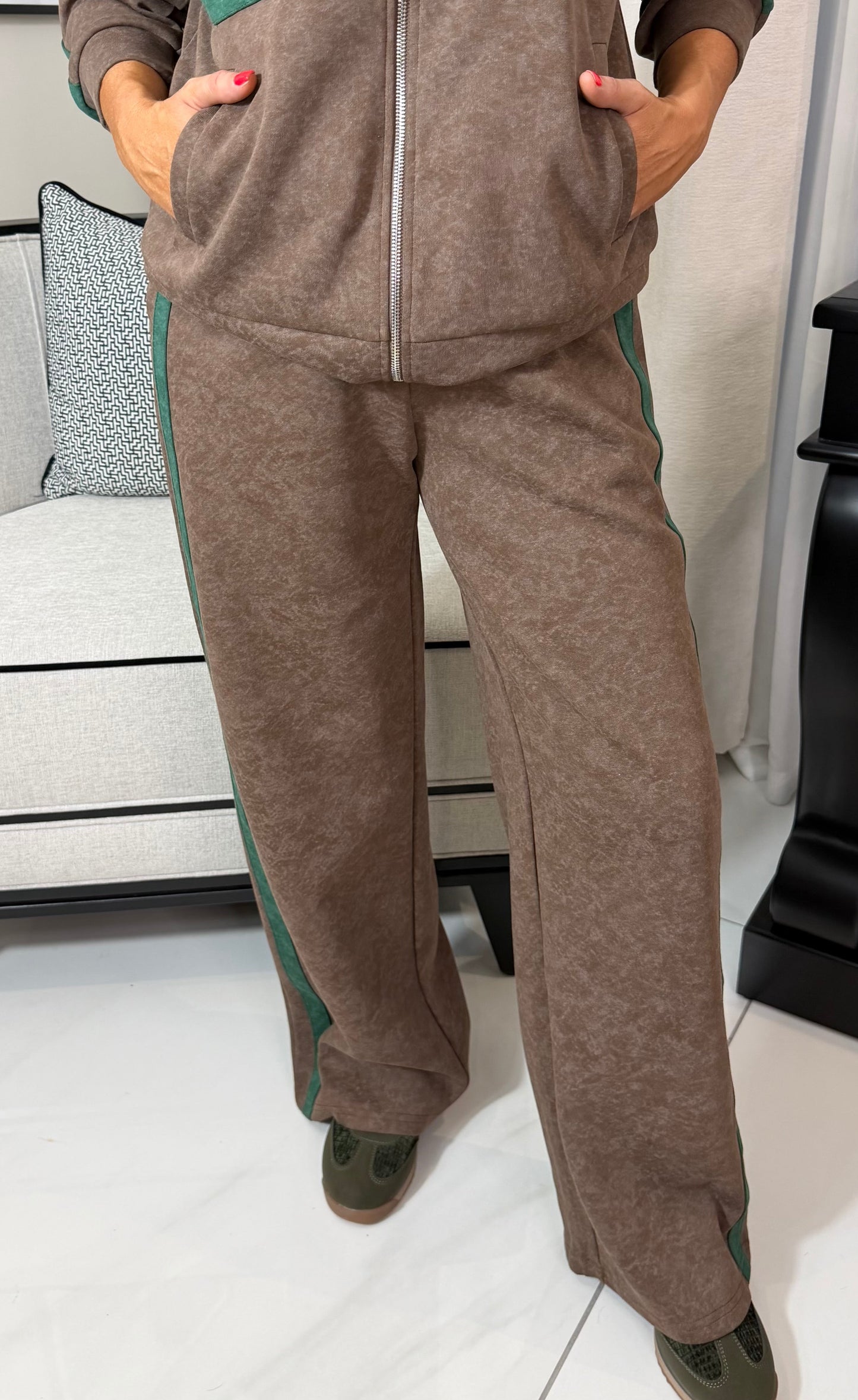 Luxe Lounge Set —Green & Washed Brown