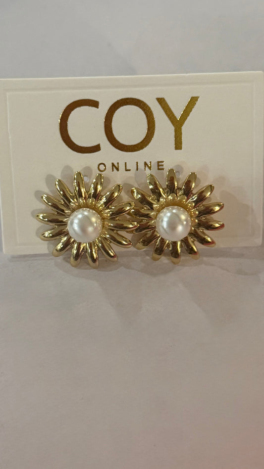 Sunny Gold & Pearl Studs
