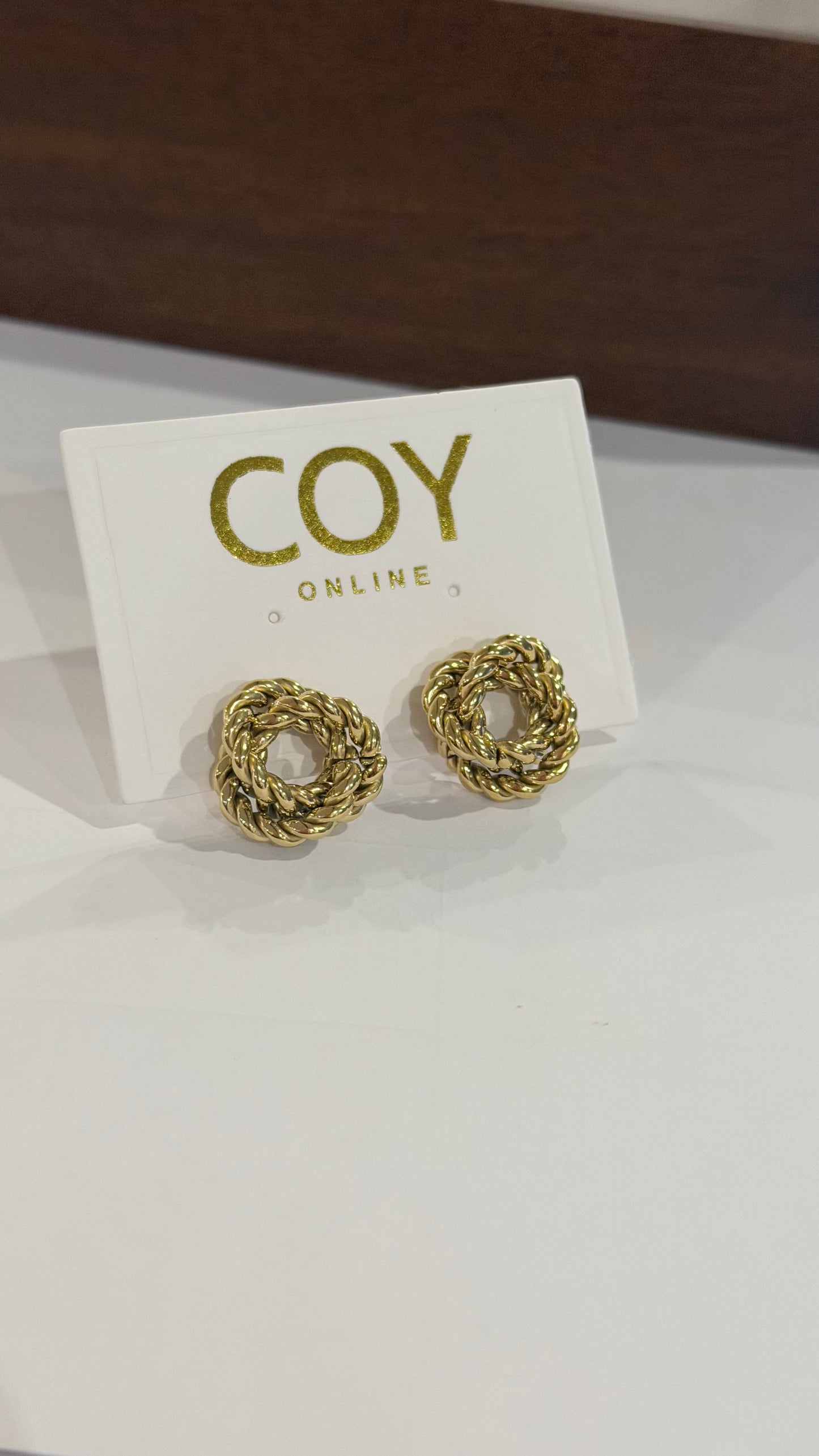 Gold Circular Knot
