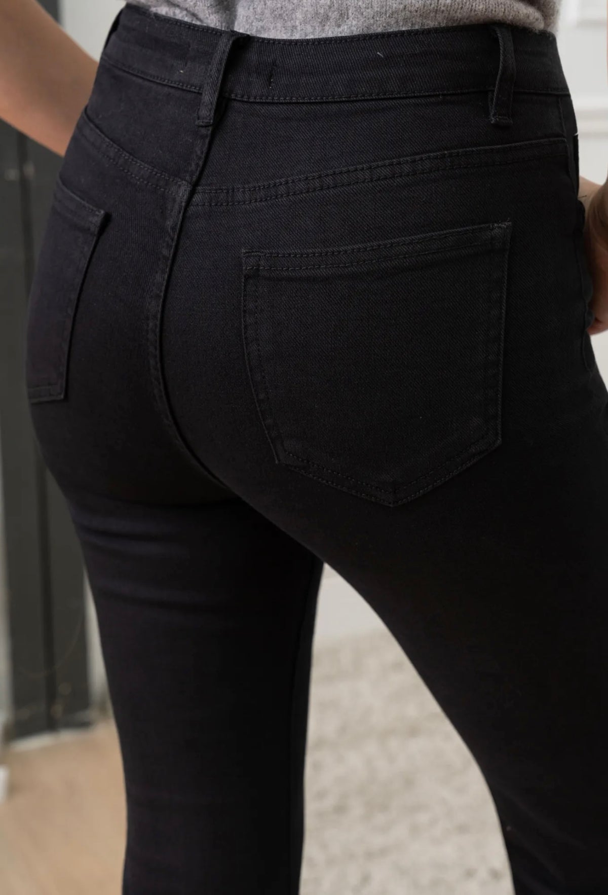 Black Cropped Jeans with Plait Detail