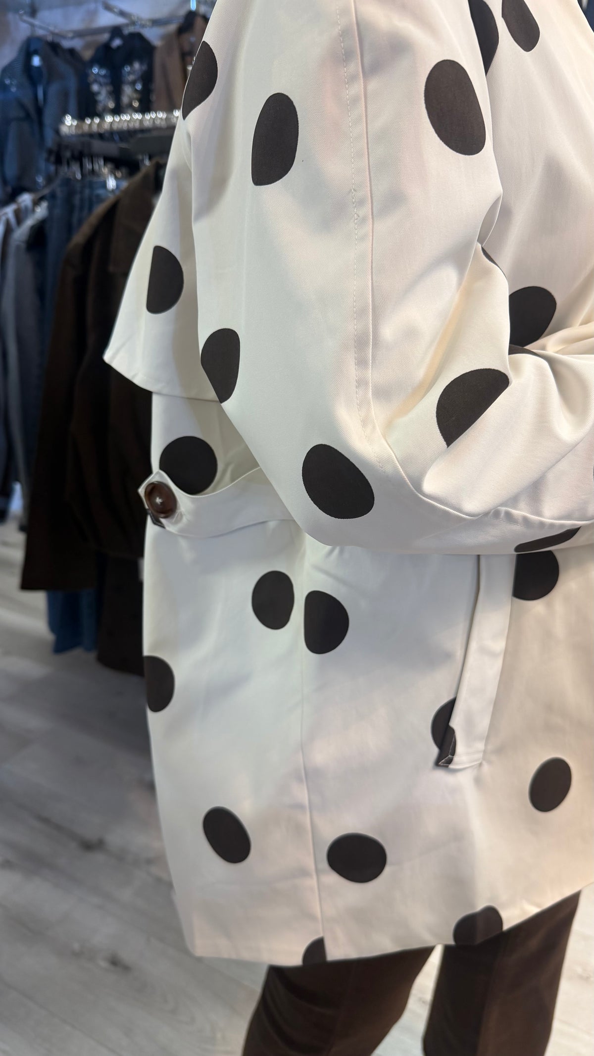 Cream & Brown Dipped Hem Jacket